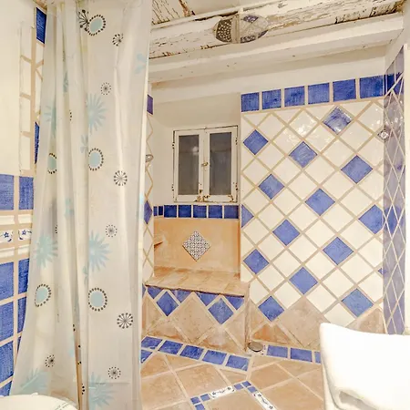 Guesthost - Timeless Charm In Porto Antico District