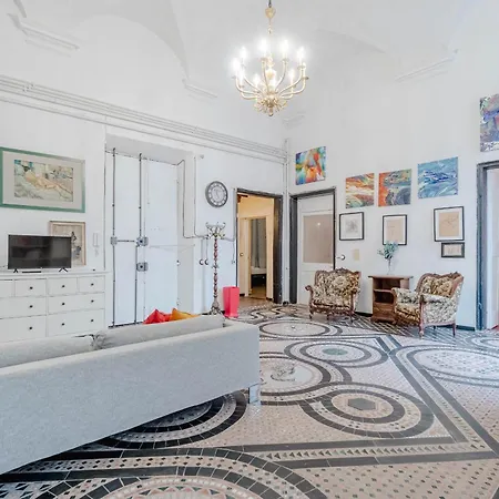 Guesthost - Timeless Charm In Porto Antico District Genoa