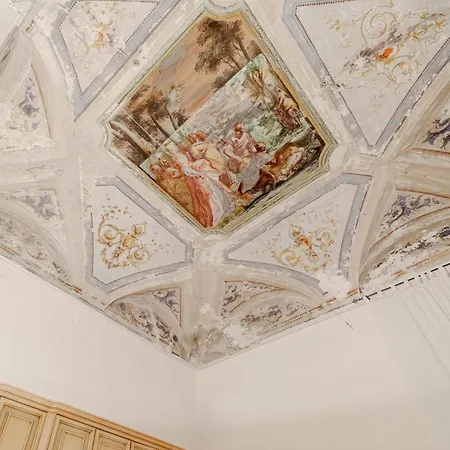 Guesthost - Timeless Charm In Porto Antico District Genoa