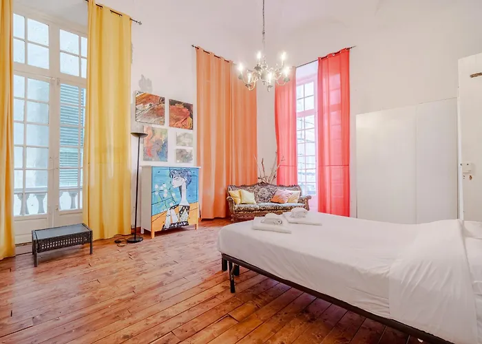 Apartmán Guesthost - Timeless Charm In Porto Antico District *