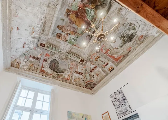 Guesthost - Timeless Charm In Porto Antico District