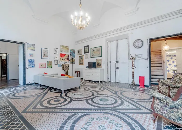 Guesthost - Timeless Charm In Porto Antico District Apartmán Janov