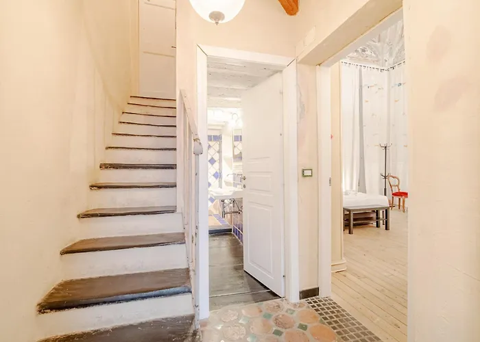 Guesthost - Timeless Charm In Porto Antico District * ג'נובה