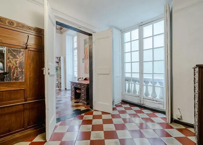 Guesthost - Timeless Charm In Porto Antico District דירה *