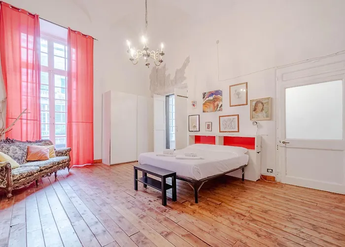 Guesthost - Timeless Charm In Porto Antico District *