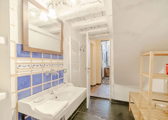 Guesthost - Timeless Charm In Porto Antico District * ג'נובה