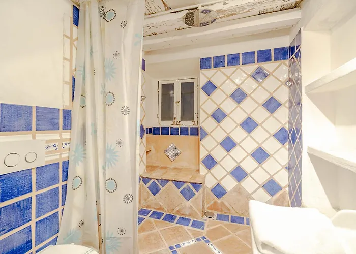 Guesthost - Timeless Charm In Porto Antico District