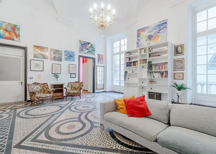 Guesthost - Timeless Charm In Porto Antico District Apartament *