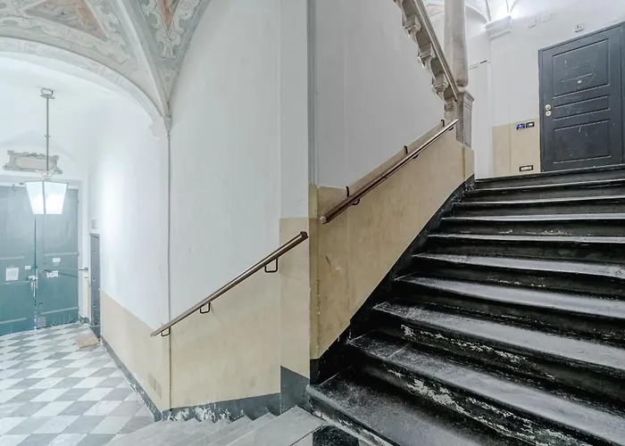 דירה Guesthost - Timeless Charm In Porto Antico District *