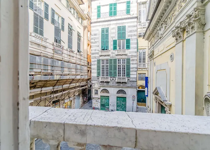 Guesthost - Timeless Charm In Porto Antico District Apartament *