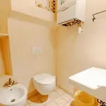 Guesthost - Timeless Charm In Porto Antico District Janov